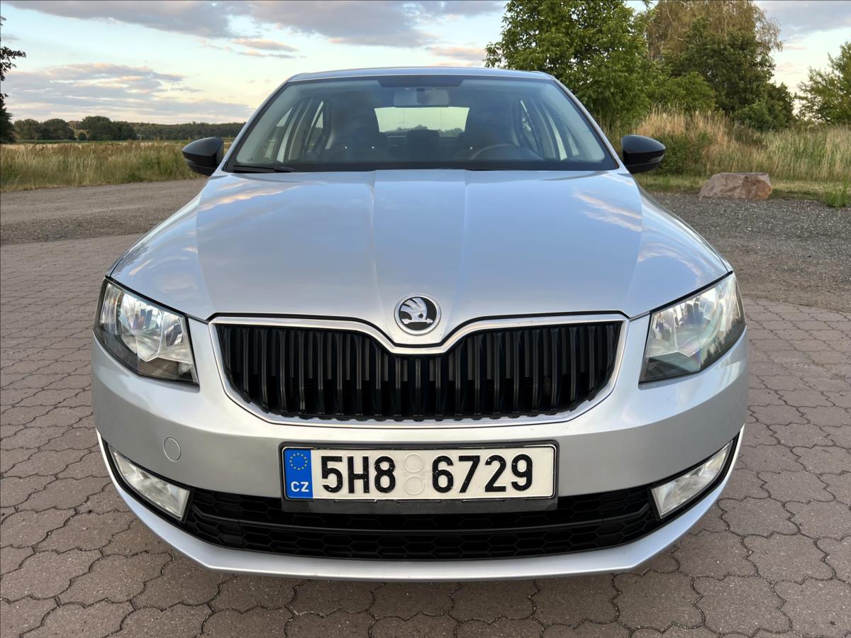 skoda-octavia-1-6-tdi-77kw-active-1-maj-cr - 3