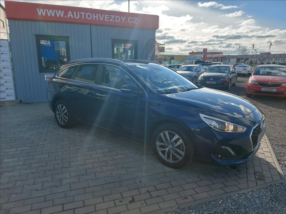 Hyundai i30 1,6 CRDI Style ČR 1.majitel S.KNIHA