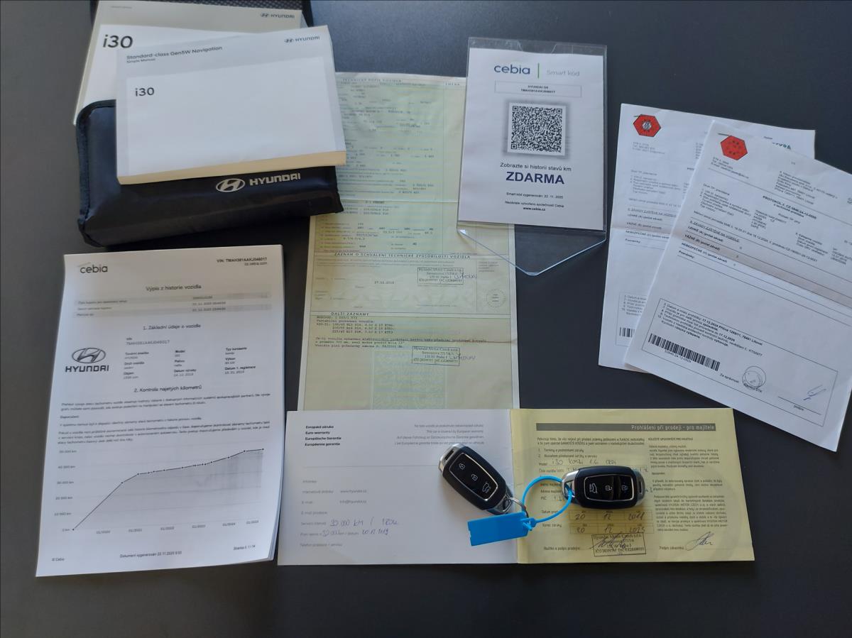hyundai-i30-1-6-crdi-style-cr-1-majitel-s-kniha - 2