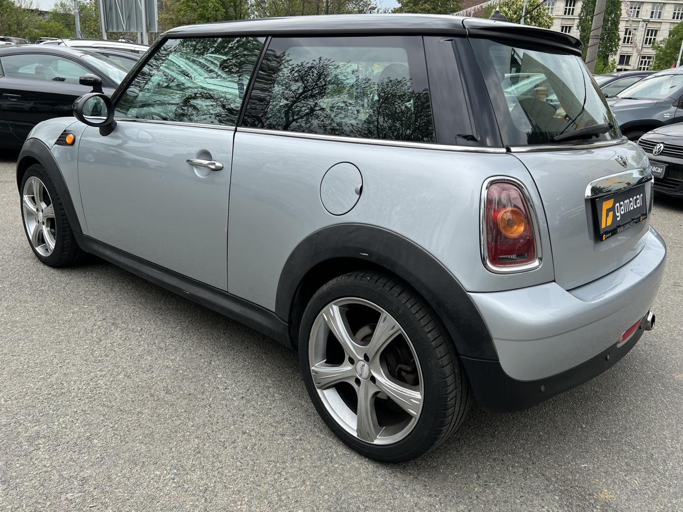 mini-cooper-1-6-bez-koroze - 8