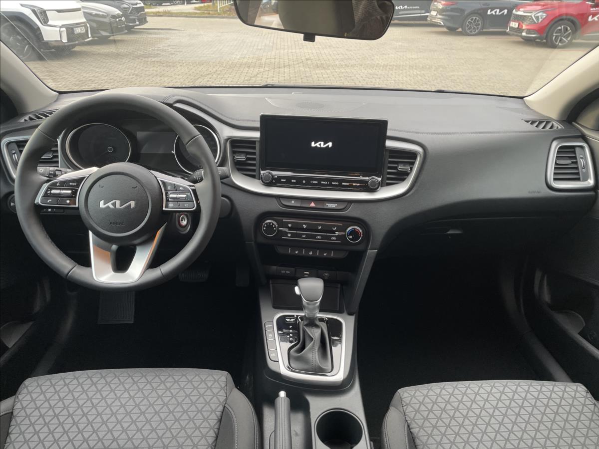 kia-ceed-1-5-t-gdi-sw-7dct-spin-ref - 9
