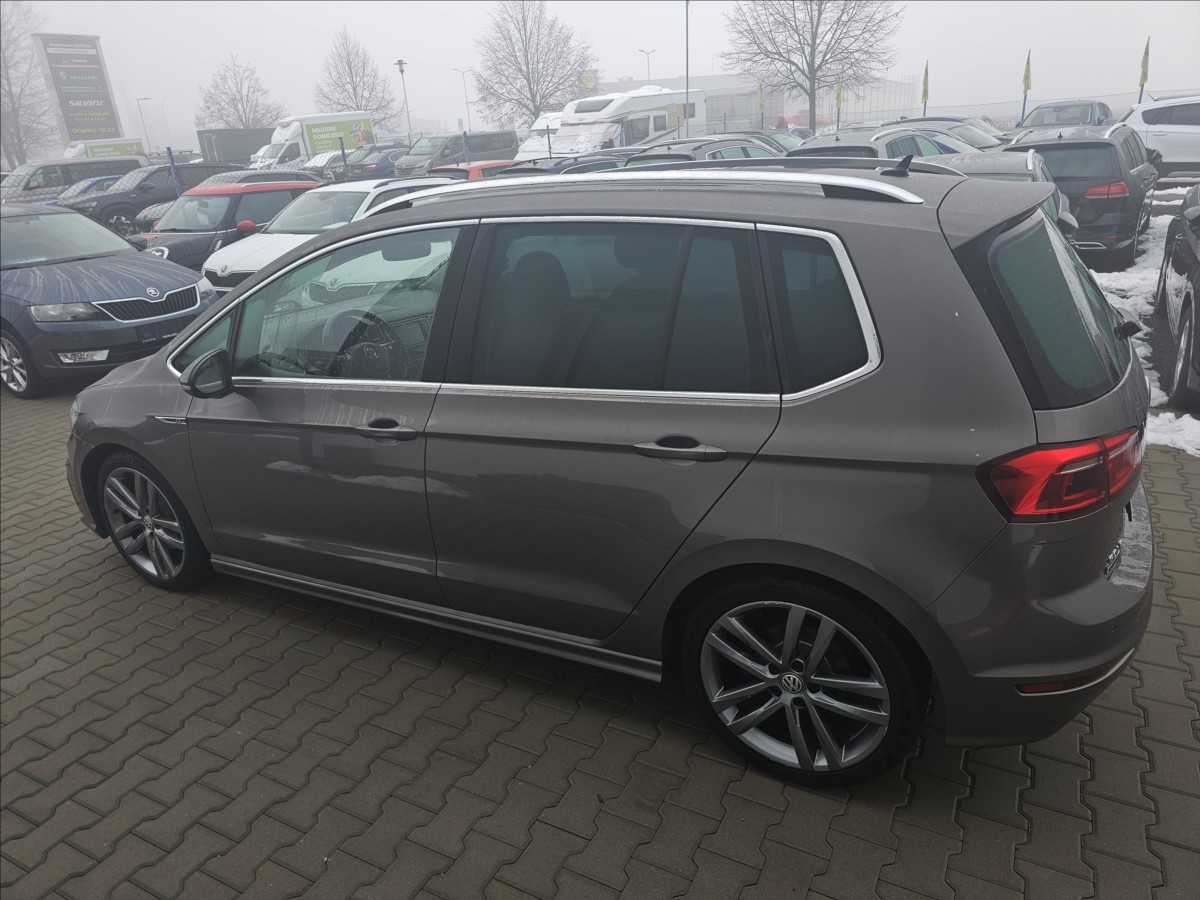 volkswagen-golf-sportsvan-1-4tsi-110kw-r-line-navi - 8