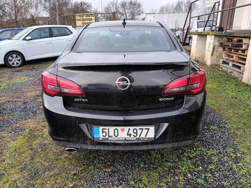 opel-astra-1-4i-turbo-cosmo-lpg - 3