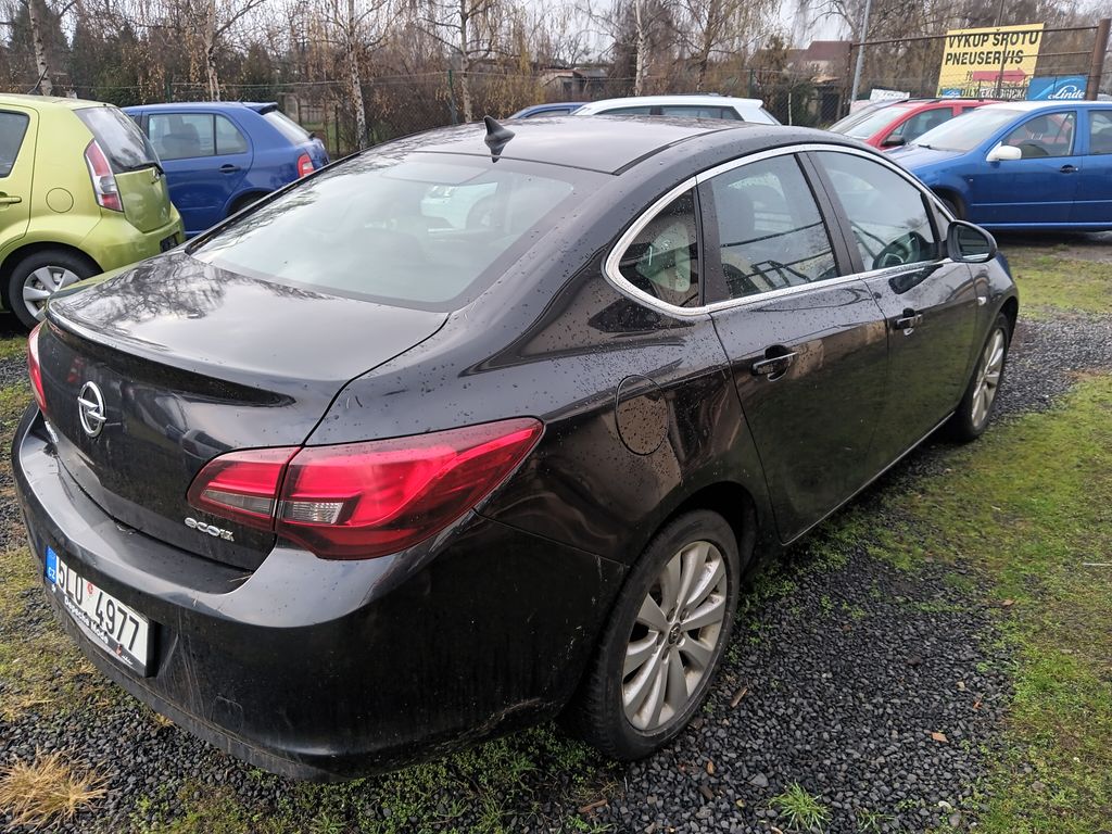 opel-astra-1-4i-turbo-cosmo-lpg - 4