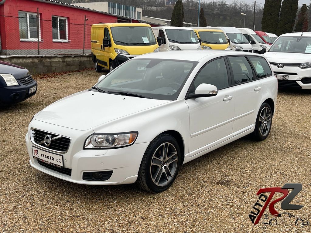 Volvo V50 1.6D 80kW*KŮŽE*VÝHŘEV*HANDSFRE