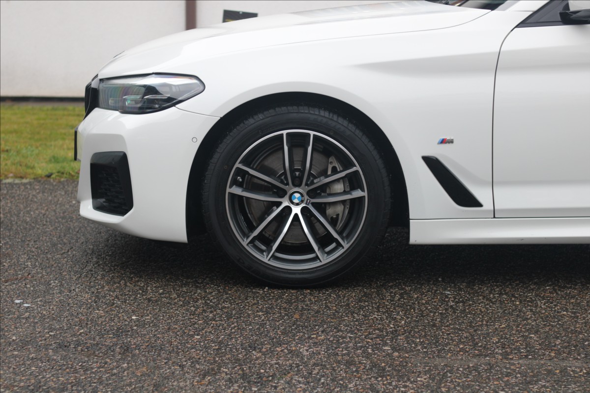 bmw-rada-5-530d-xdrive-msport-harman-kardon - 8