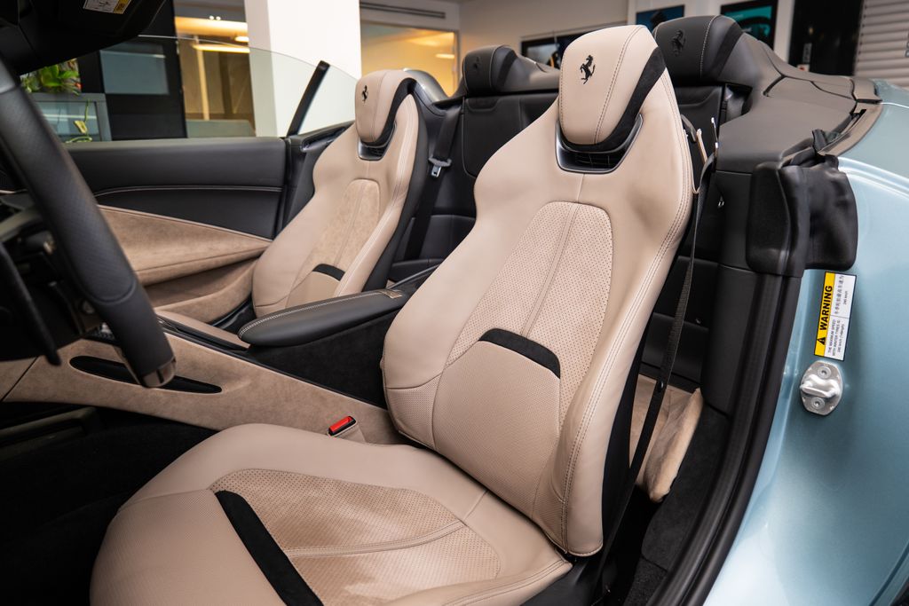 ferrari-roma-spider-carbon-jbl-360-led - 6