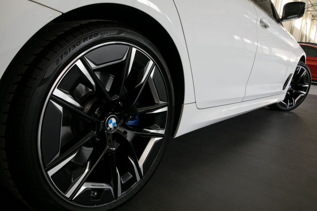 bmw-rada-5-540i-245kw-xdrive-mpaket-laser - 7