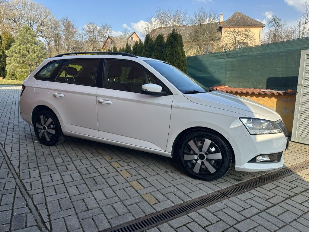 skoda-fabia-1-0-tsi-70kw-ambition-combi - 1