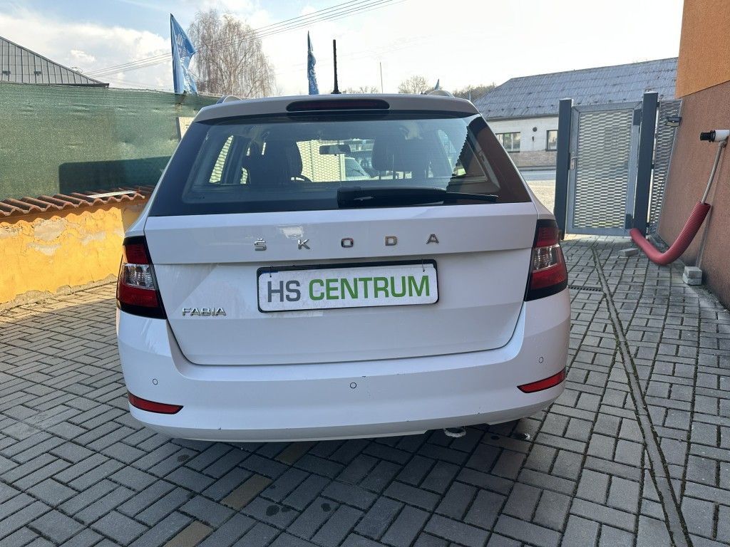 skoda-fabia-1-0-tsi-70kw-ambition-combi - 3