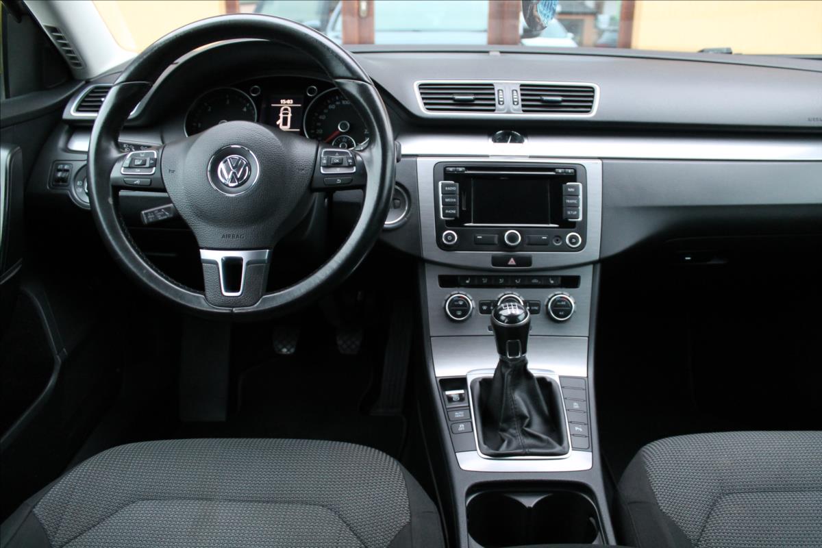 volkswagen-passat-1-6-tdi-77kw - 8