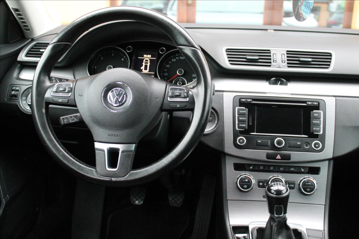 volkswagen-passat-1-6-tdi-77kw - 9