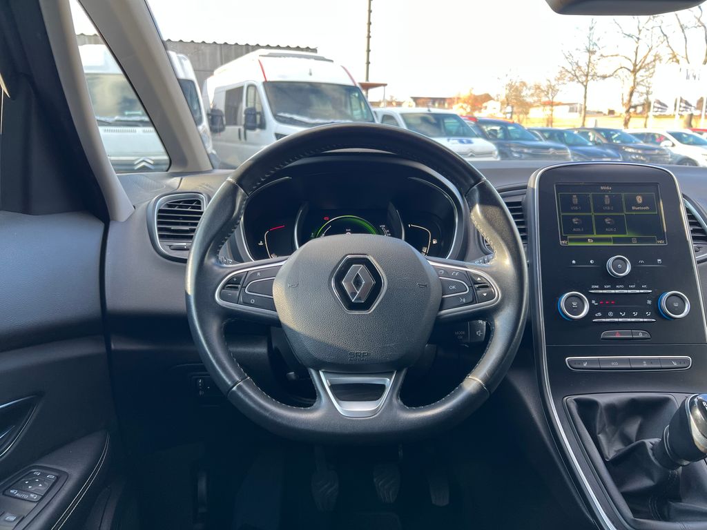 renault-scenic-1-3-tce-140k-servis-zaruka - 8