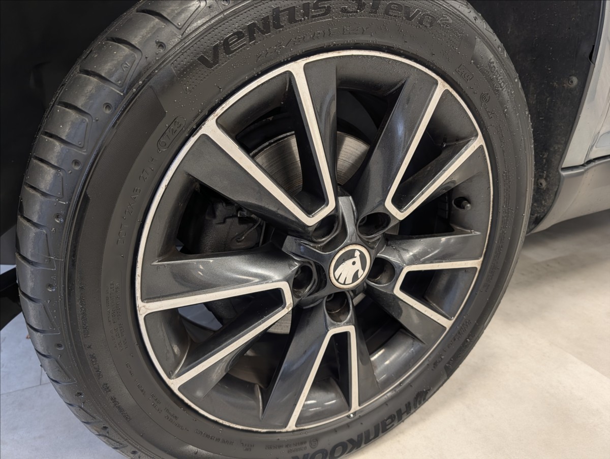 skoda-yeti-2-0-tdi-4x4-elegance - 4