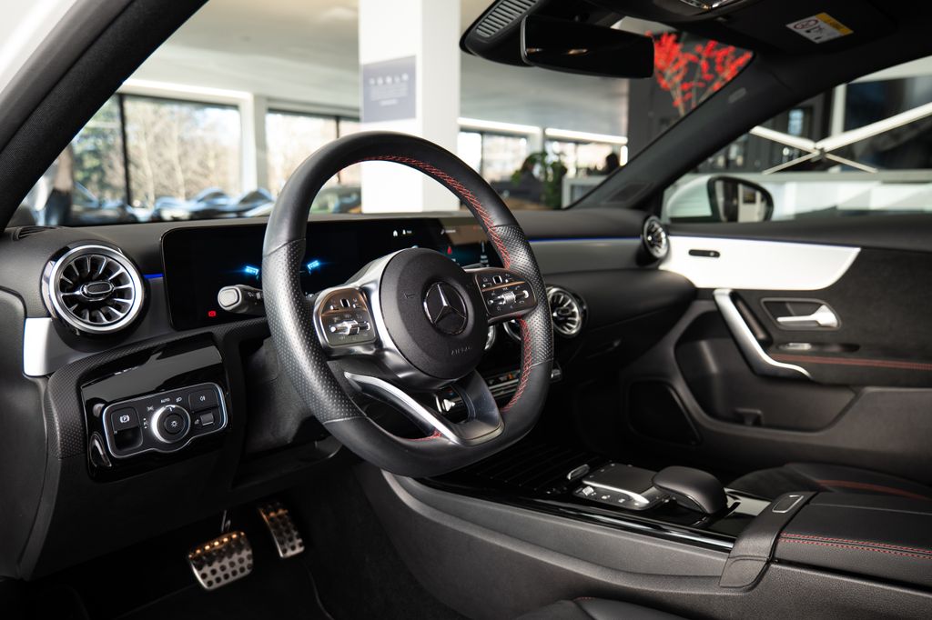 mercedes-benz-tridy-a-200d-vyhrivana-sedadla-carplay - 4