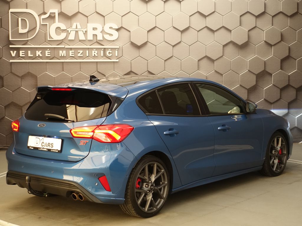 ford-focus-2-0-st-styling-paket-performan - 4