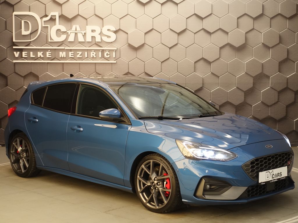 ford-focus-2-0-st-styling-paket-performan - 5