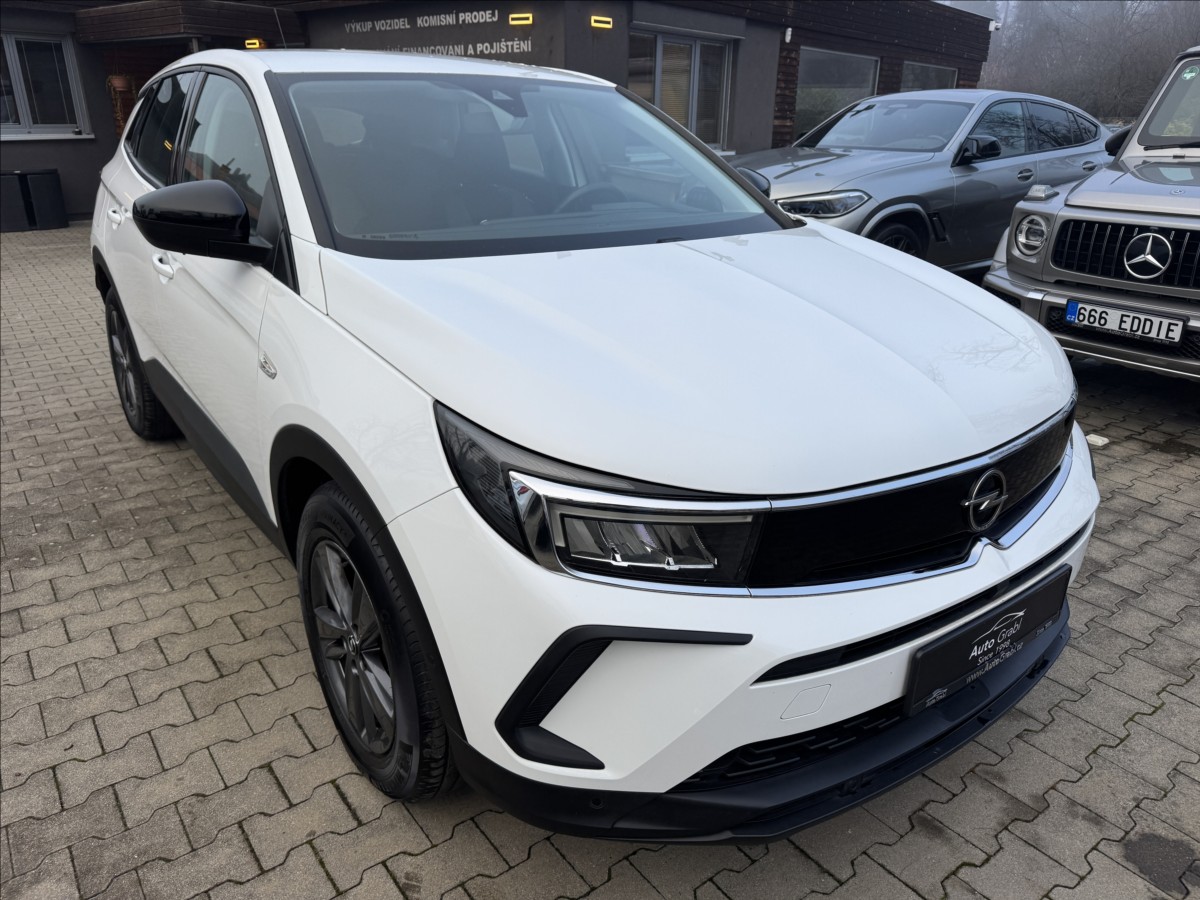 opel-grandland-1-2-turbo-130k-mt6 - 2