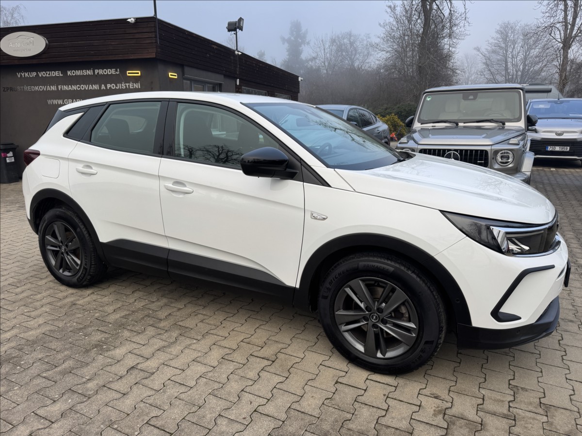 opel-grandland-1-2-turbo-130k-mt6 - 3