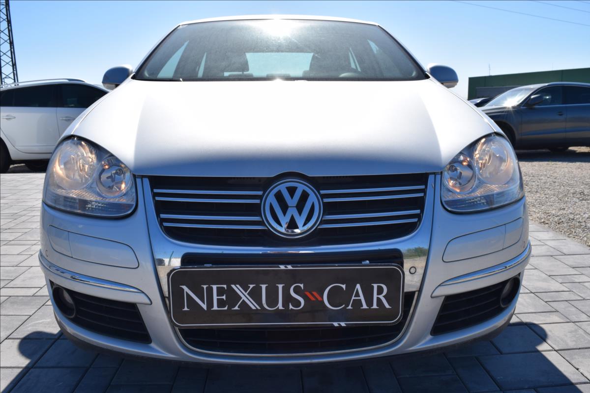 volkswagen-jetta-1-4-tsi-90kw-vyhrev-nizke-km - 1