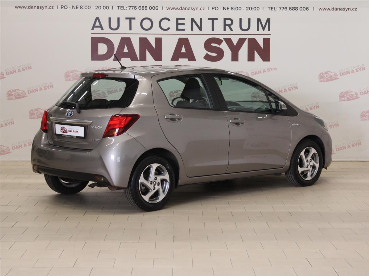 toyota-yaris-1-5-i-hybrid-comfort-at - 3