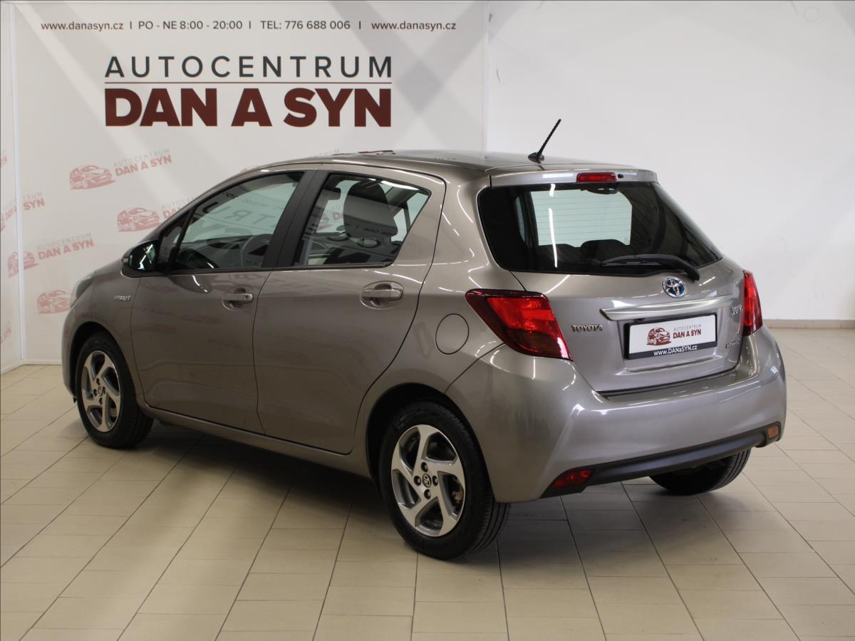 toyota-yaris-1-5-i-hybrid-comfort-at - 5
