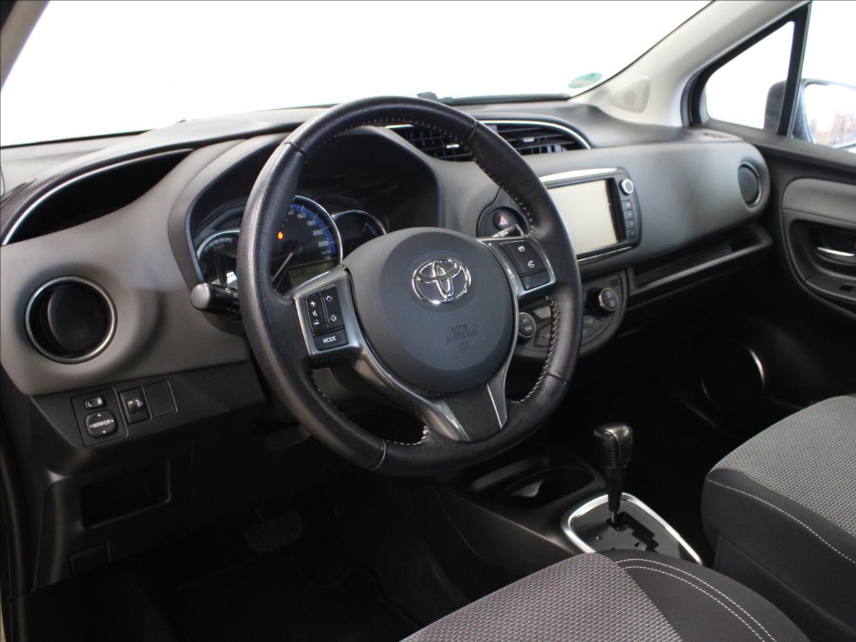 toyota-yaris-1-5-i-hybrid-comfort-at - 9