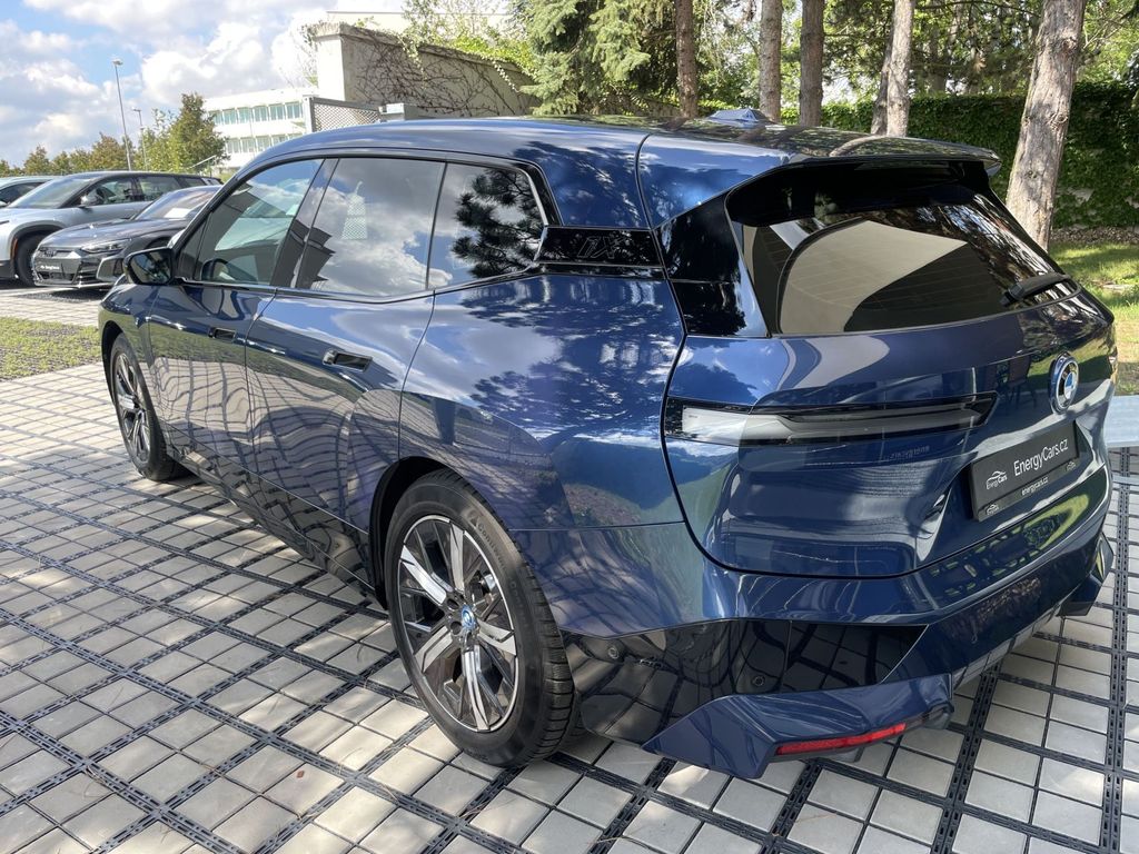 bmw-ix-xdrive40-h-k-360-kamera - 3