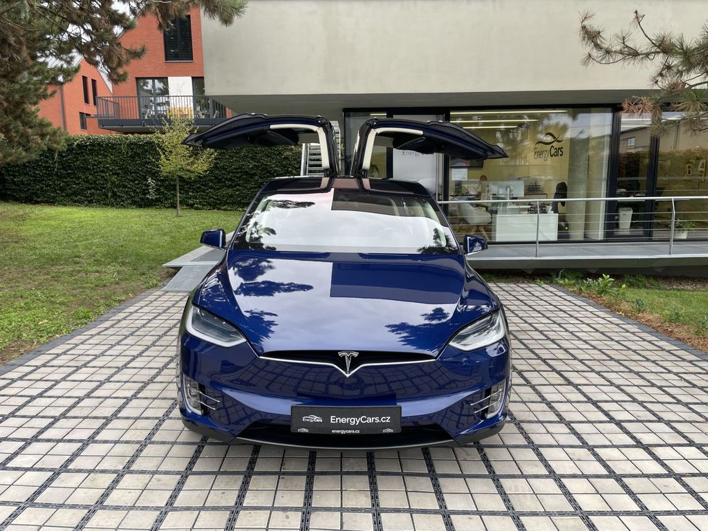 tesla-model-x-90d-awd-7mist-tazne-zarizeni - 2
