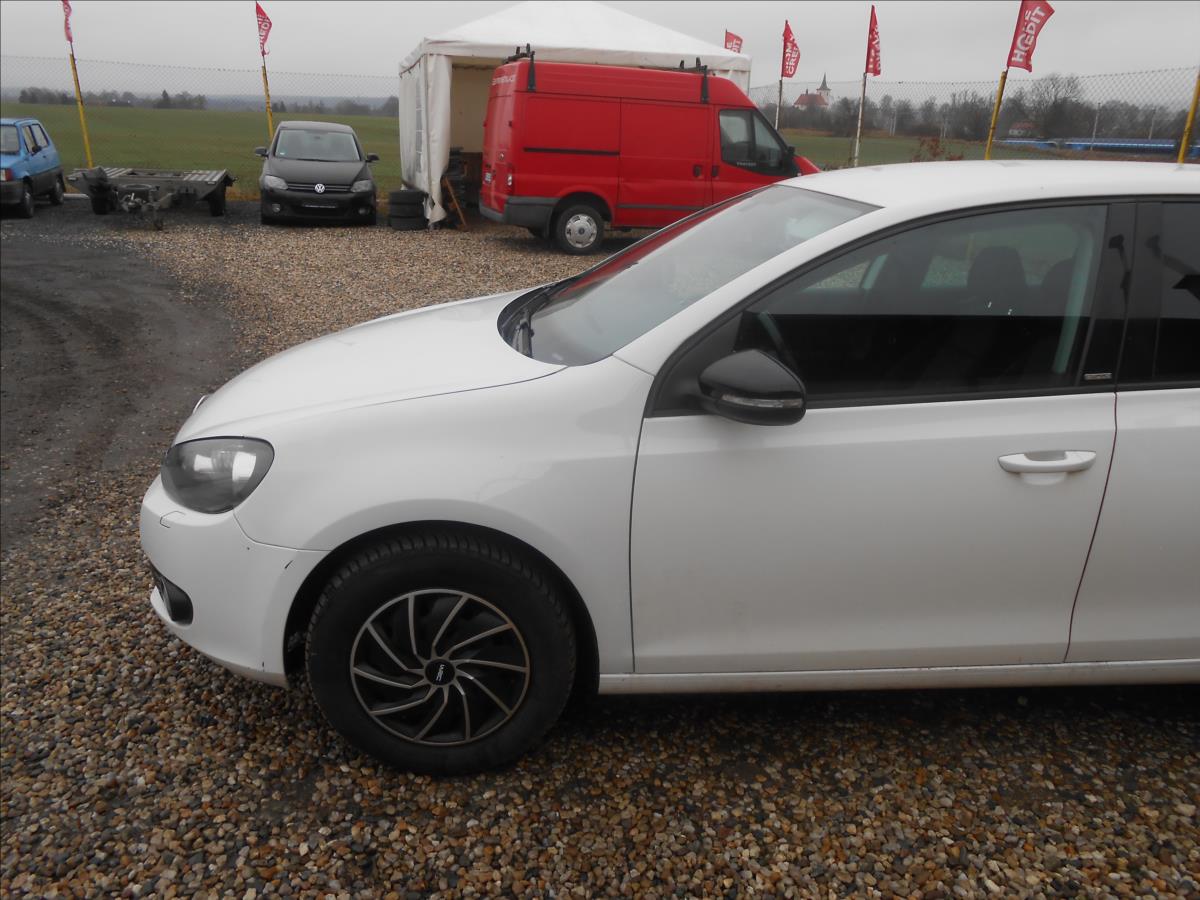 volkswagen-golf-1-2-tsi-63kw-style - 9