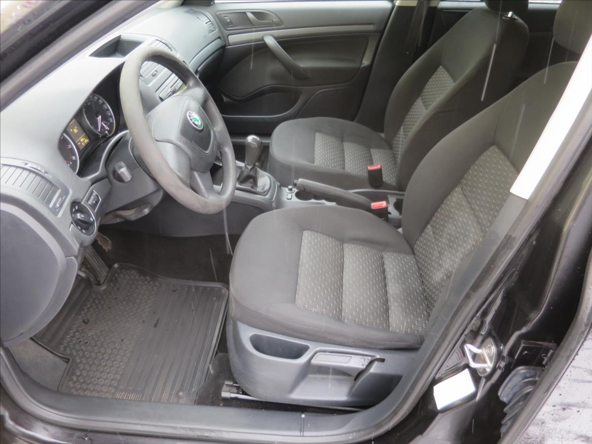 skoda-octavia-1-4-ambition-combi-tsi - 6