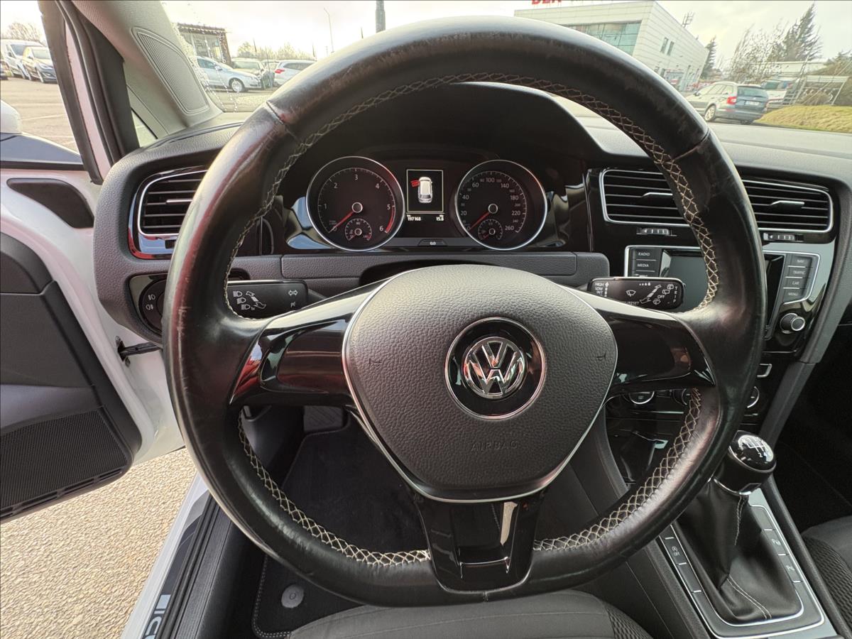 volkswagen-golf-2-0-tdi-110kw-cup-navi-vyhrev - 6