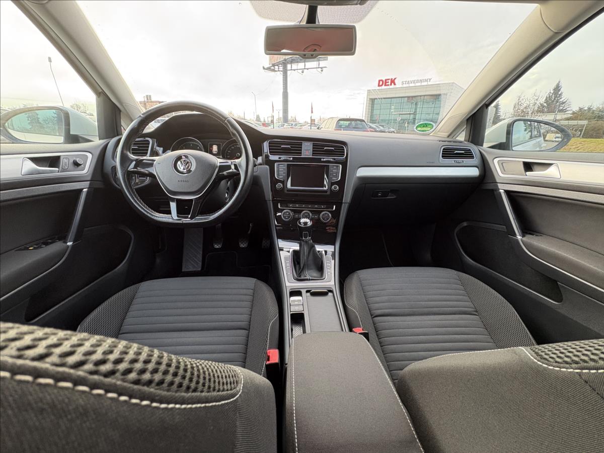 volkswagen-golf-2-0-tdi-110kw-cup-navi-vyhrev - 8