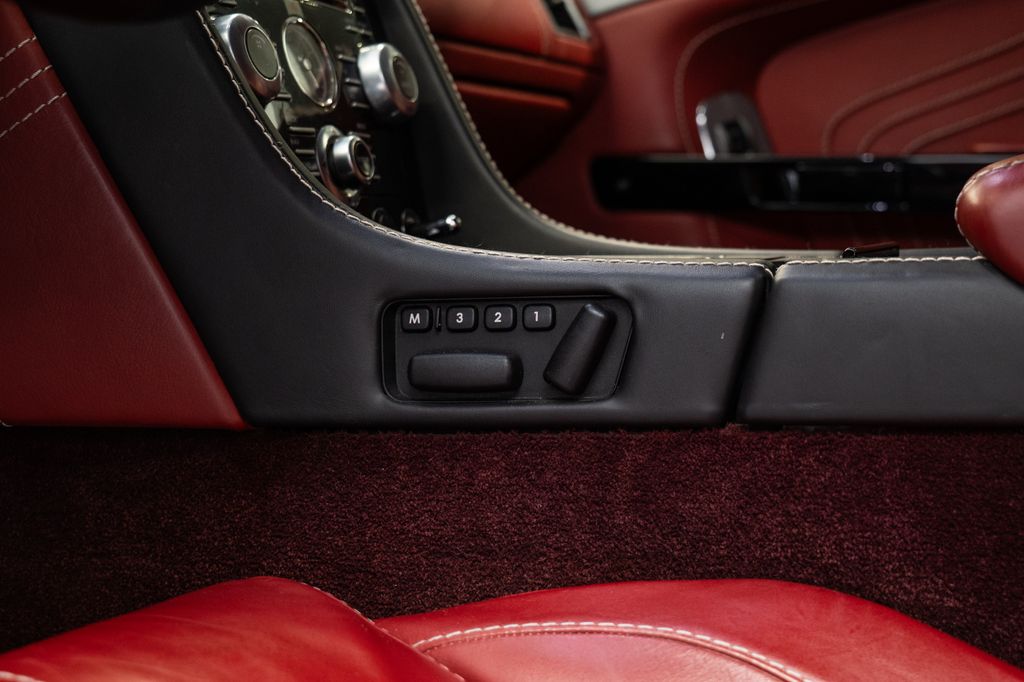 aston-martin-vantage-s - 7