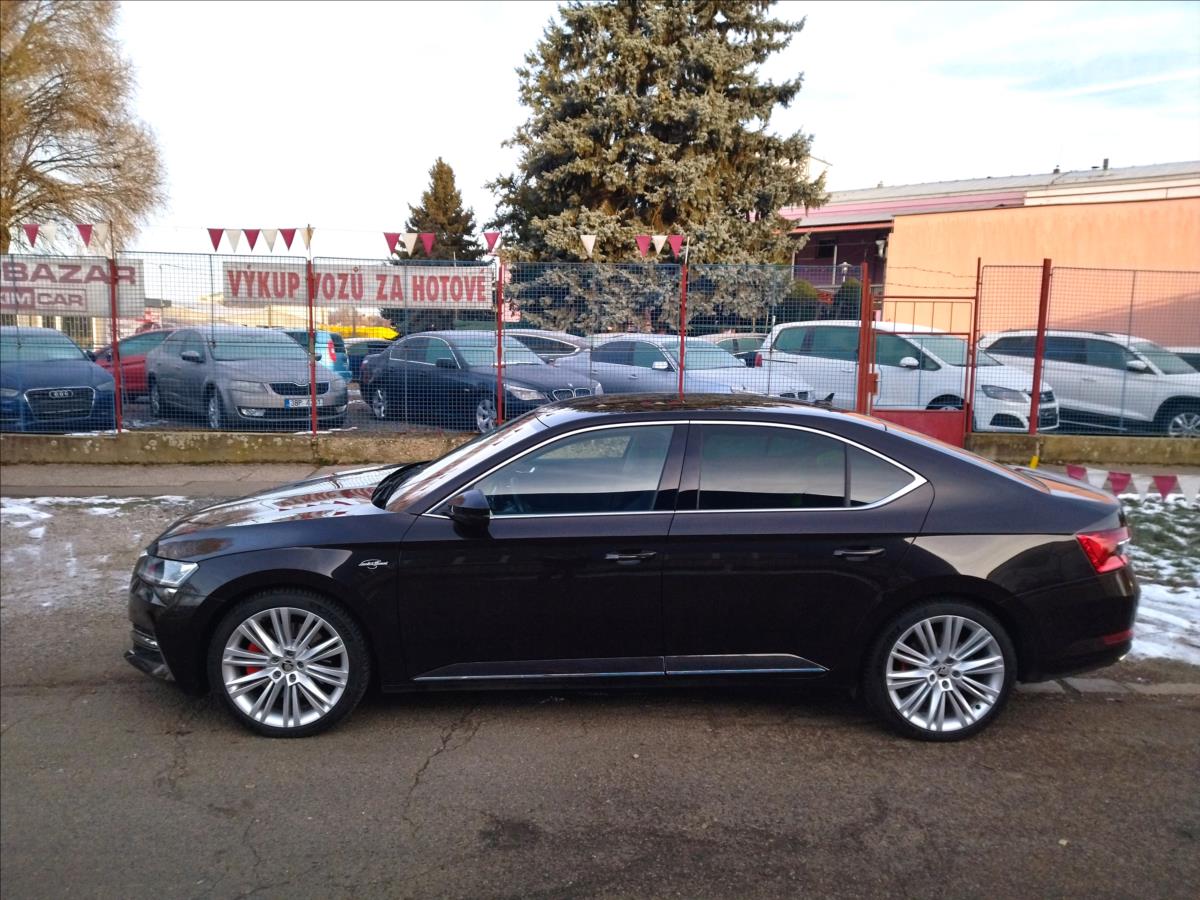 skoda-superb-2-0-tsi-4x4-dsg-200kw-laurin-a-klement - 3