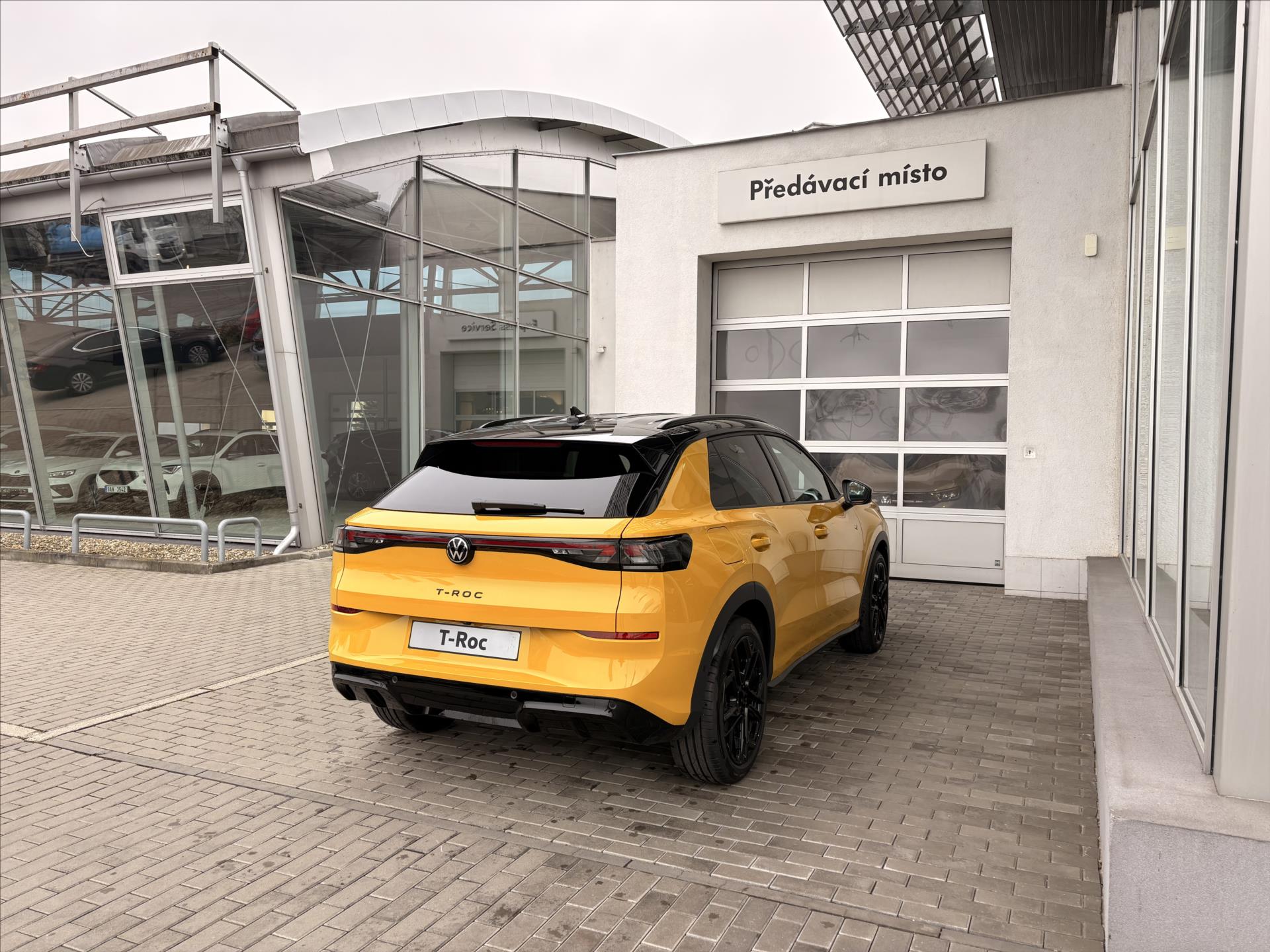 volkswagen-t-roc-1-5-etsi-110-kw-7dsg-r-line - 5