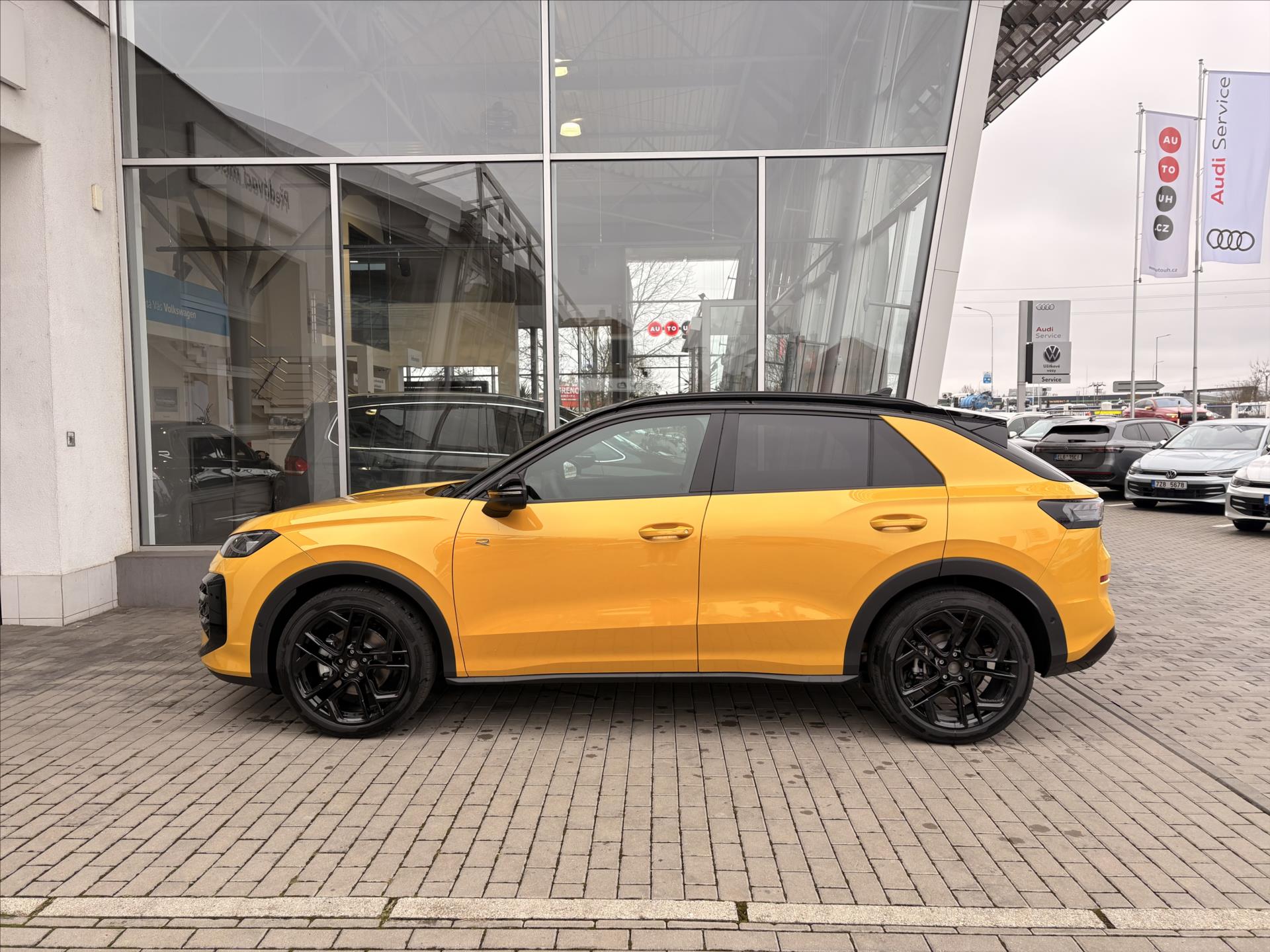 volkswagen-t-roc-1-5-etsi-110-kw-7dsg-r-line - 9