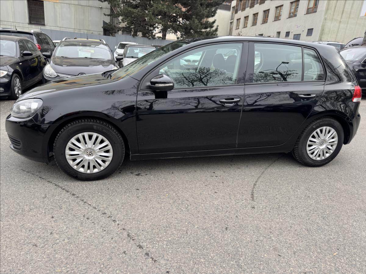 volkswagen-golf-1-6-krasny-stav-nove-rozvody - 3