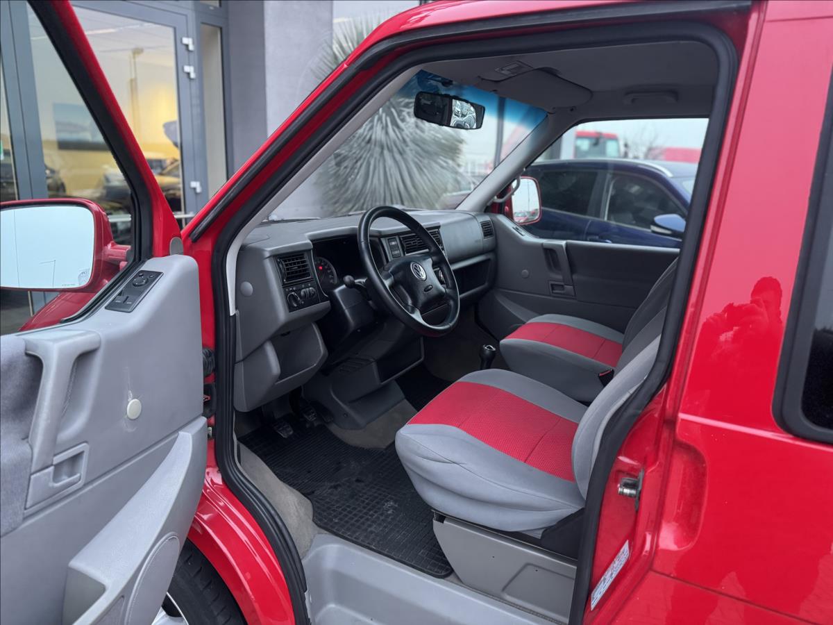 volkswagen-multivan-2-5-tdi-75kw-ac-markiza-top-stav - 8
