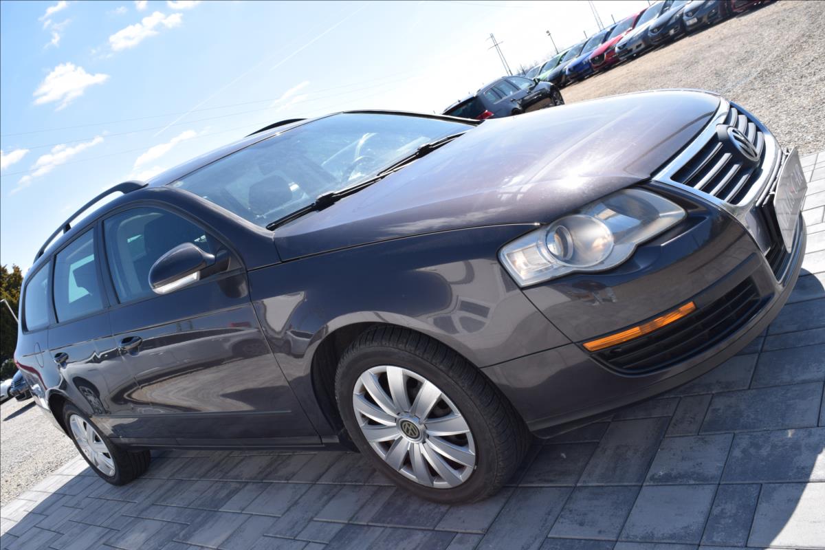 volkswagen-passat-1-9-tdi-77kw-klima-1xmajitel - 2