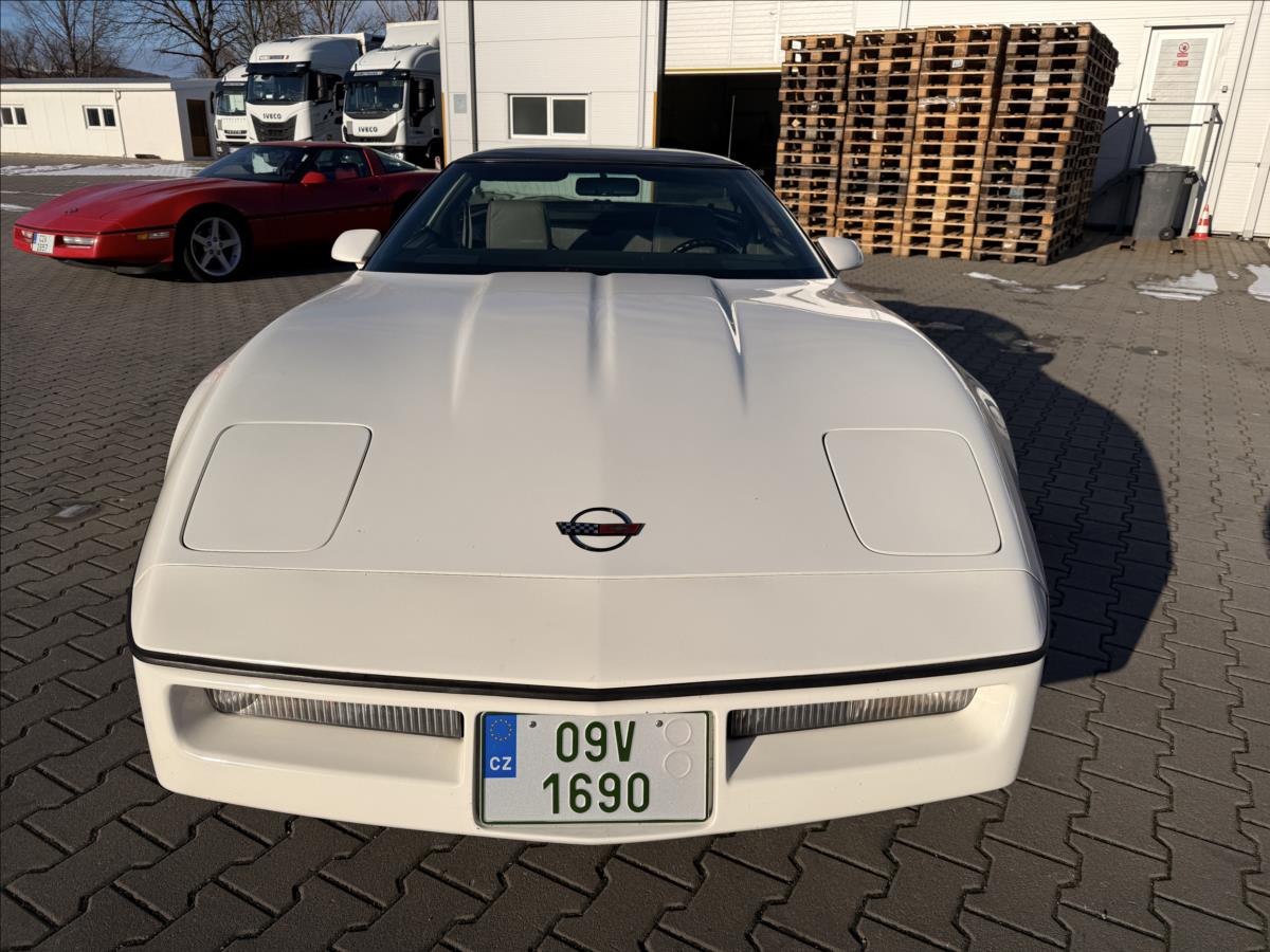 chevrolet-corvette-5-7-c4-po-renovaci - 1