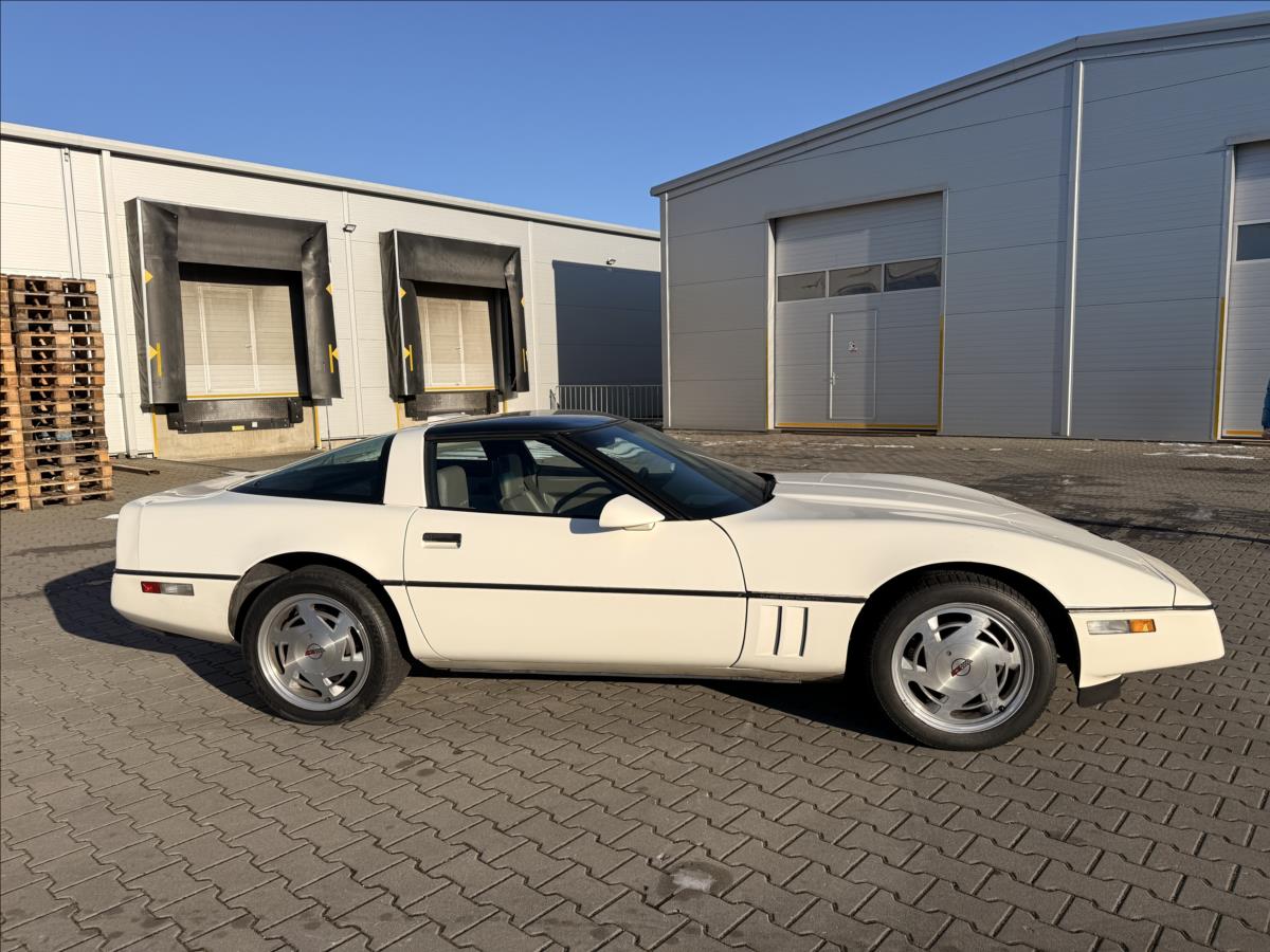 chevrolet-corvette-5-7-c4-po-renovaci - 4