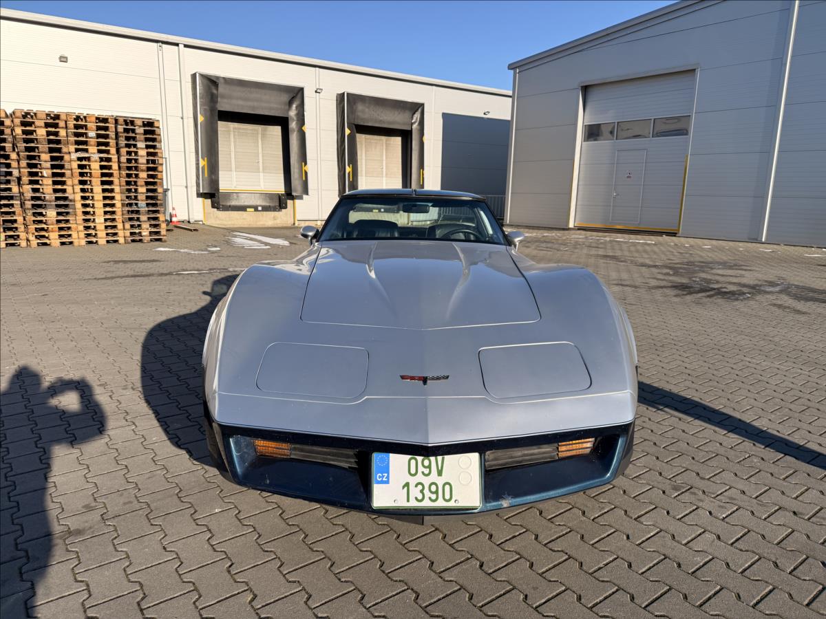 chevrolet-corvette-5-7-c3-po-renovaci - 2