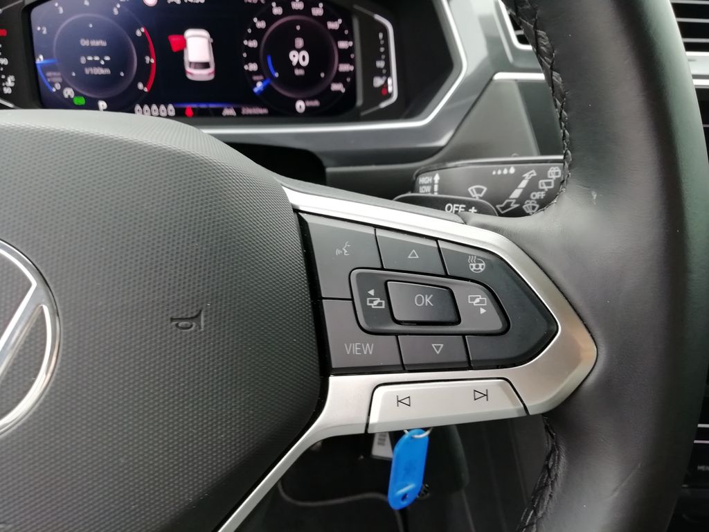 volkswagen-tiguan-allspace-1-5-tsi-dsg-life-110-kw - 9