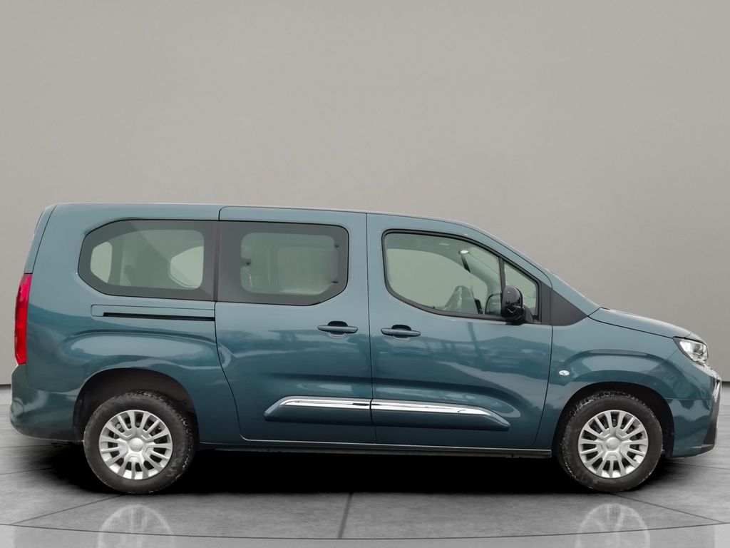 toyota-proace-city-verso-1-5-d-4d-l2-a-t-business - 2