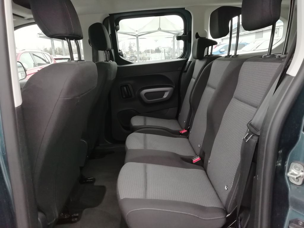 toyota-proace-city-verso-1-5-d-4d-l2-a-t-business - 5
