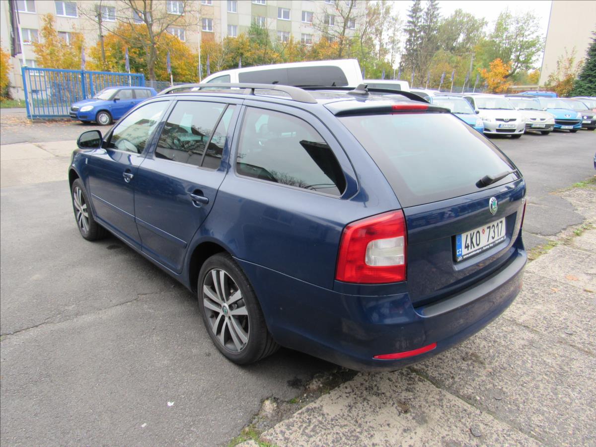 skoda-octavia-1-6-tdi-cr-dpf-ambition-combi - 3
