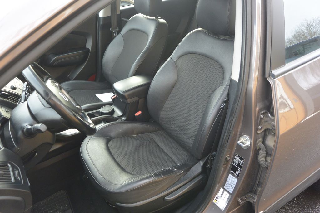 hyundai-ix35-2-0crdi-4x4-at-cr-dph - 9