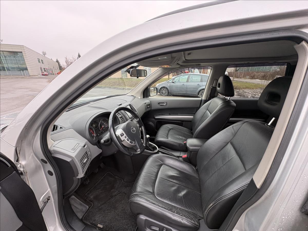 nissan-x-trail-2-0-dci-127kw-4x4-vybava-or-km - 3
