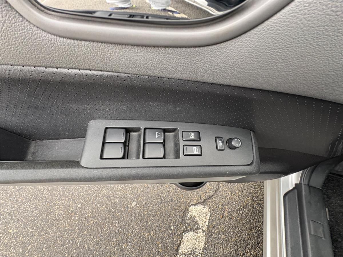 nissan-x-trail-2-0-dci-127kw-4x4-vybava-or-km - 4